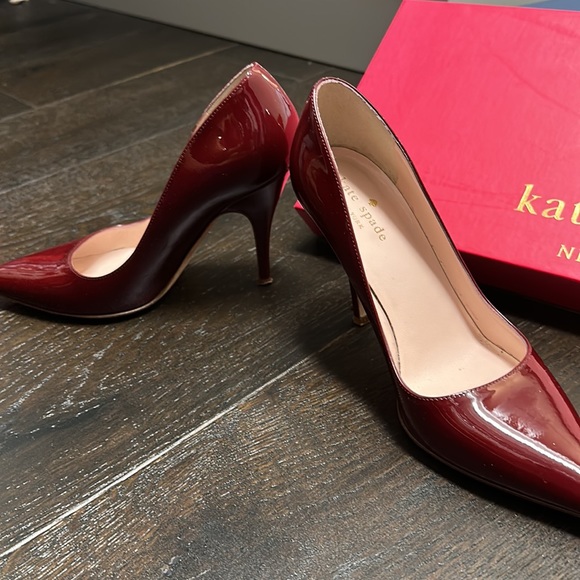 Kate Spade New York patent leather pumps burgundy color - Picture 4 of 9